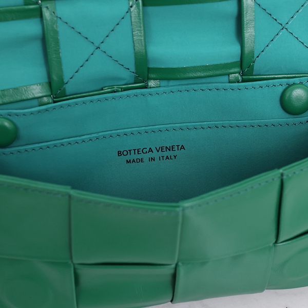 ボッテガヴェネタバッグ着用イメージ